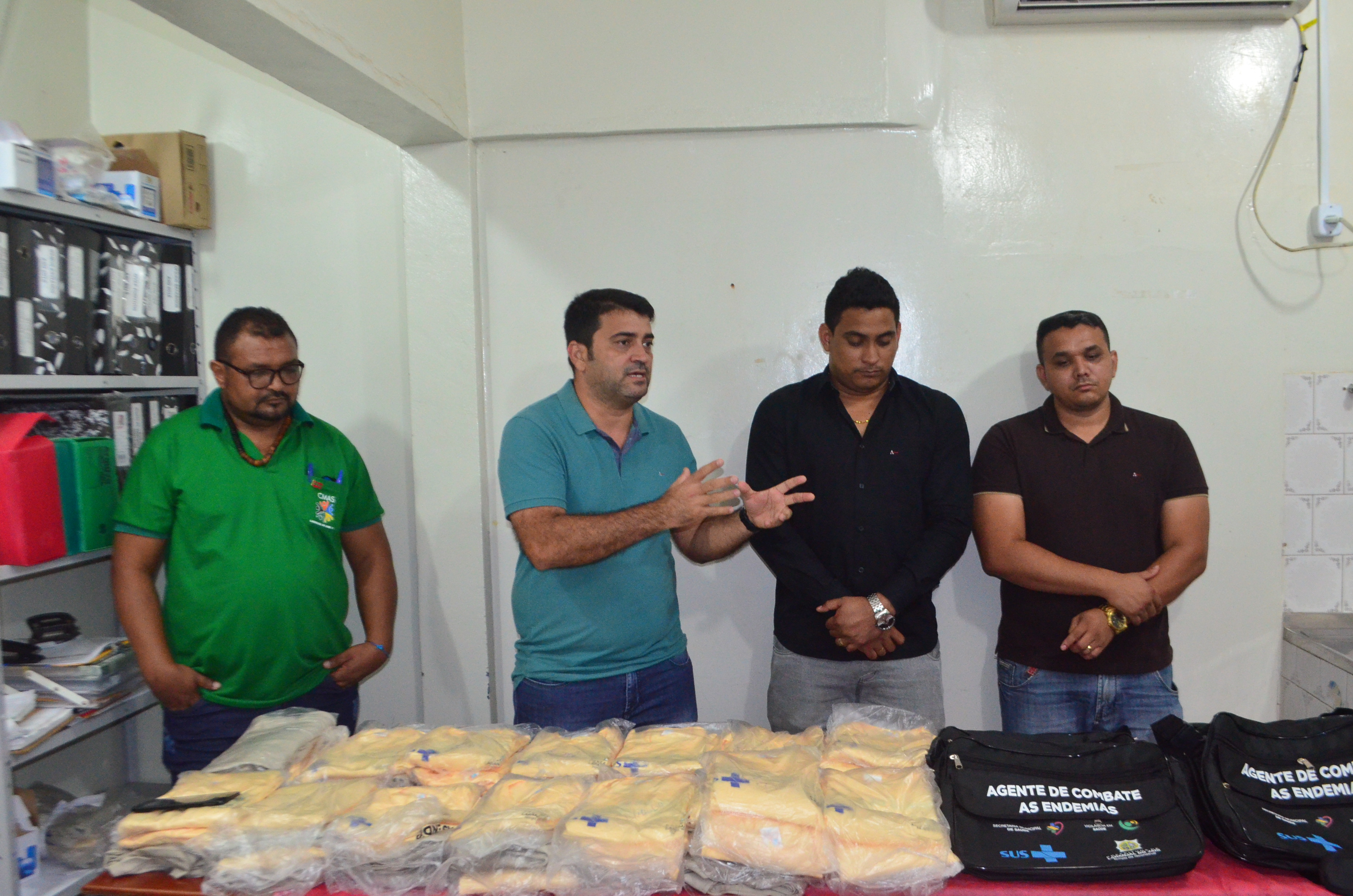 Prefeitura entrega novos uniformes aos Agentes de Combate a Endemias